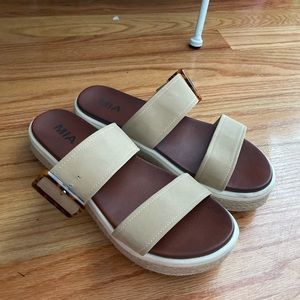 Mia Sandals